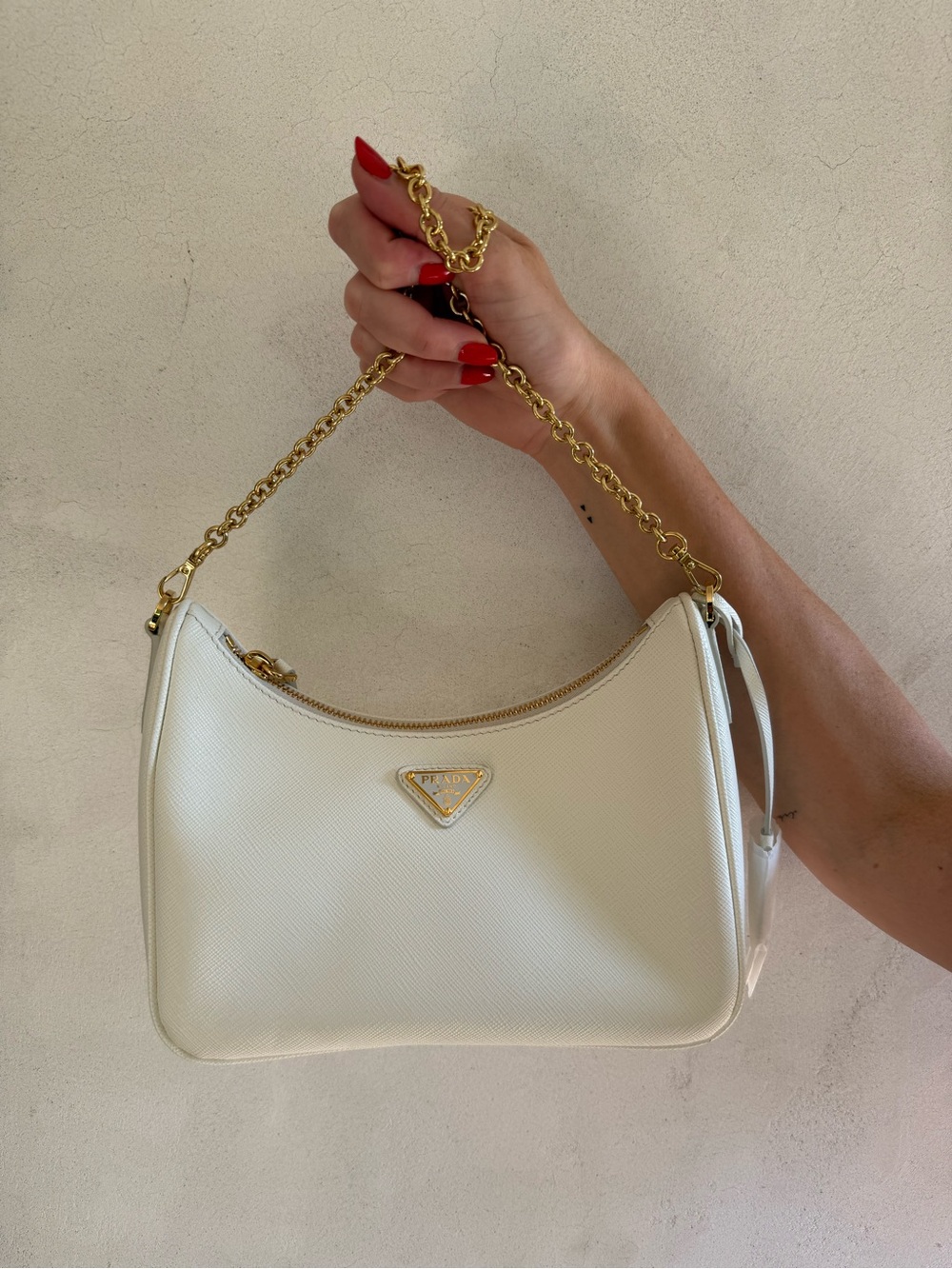 PRADA Re-Edition 2005 Saffiano bag + matching zip card holder with gold chain